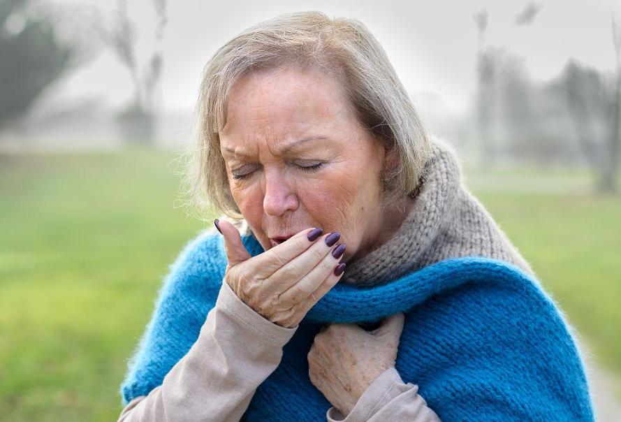 尿频尿急漏尿是啥原因吃什么药,50岁女人漏尿怎么治疗吃什么药