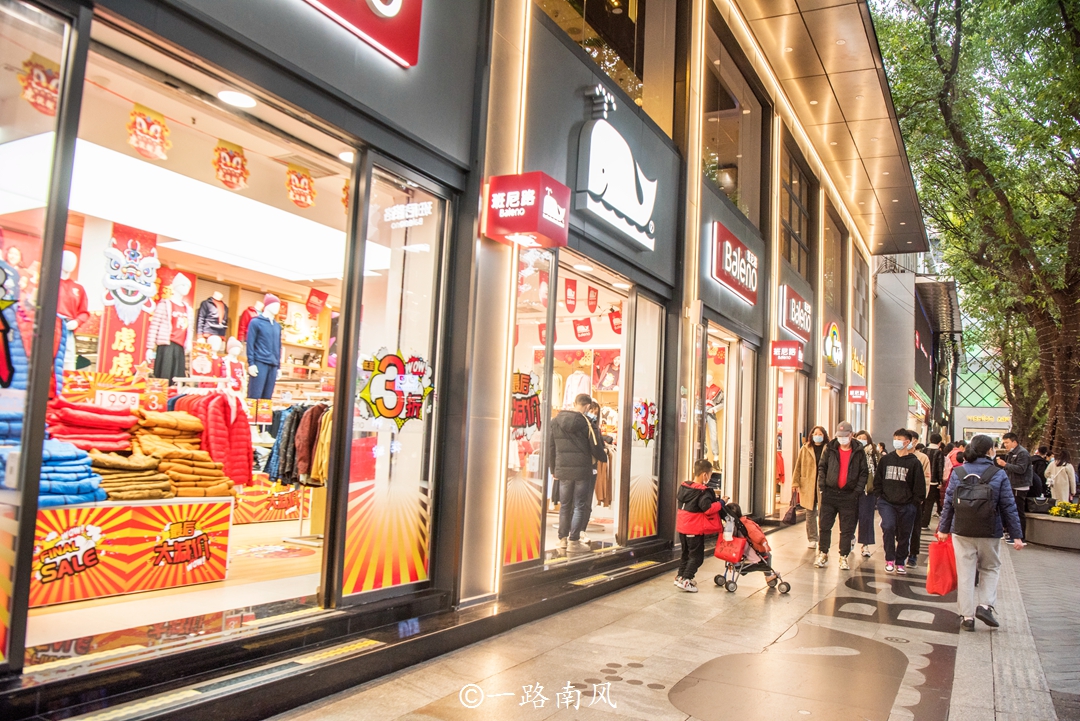广州老牌步行街，曾经由热闹变萧条，新春期间人气比珠江新城还高