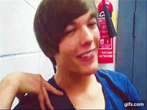 这个动作，被认为是基佬的标志？学起来，去捡肥皂