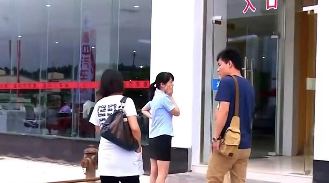 女子怀孕八个月去相亲要生了,怀孕九个月女子相亲要求有车有房