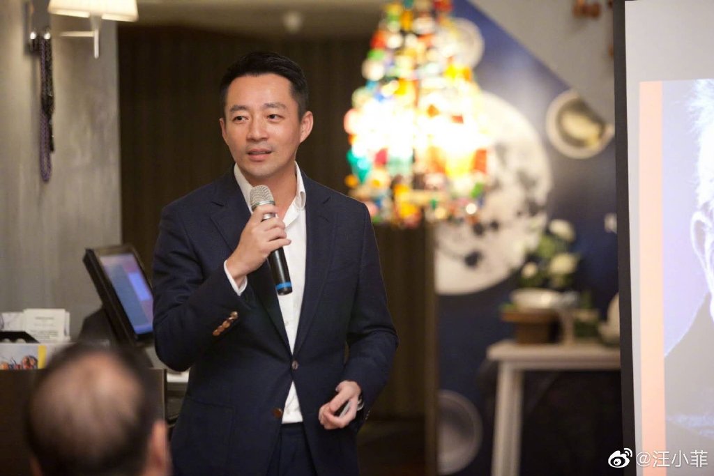 大S具俊晔还床垫画面曝光，200万床垫上有超大块血渍引围观