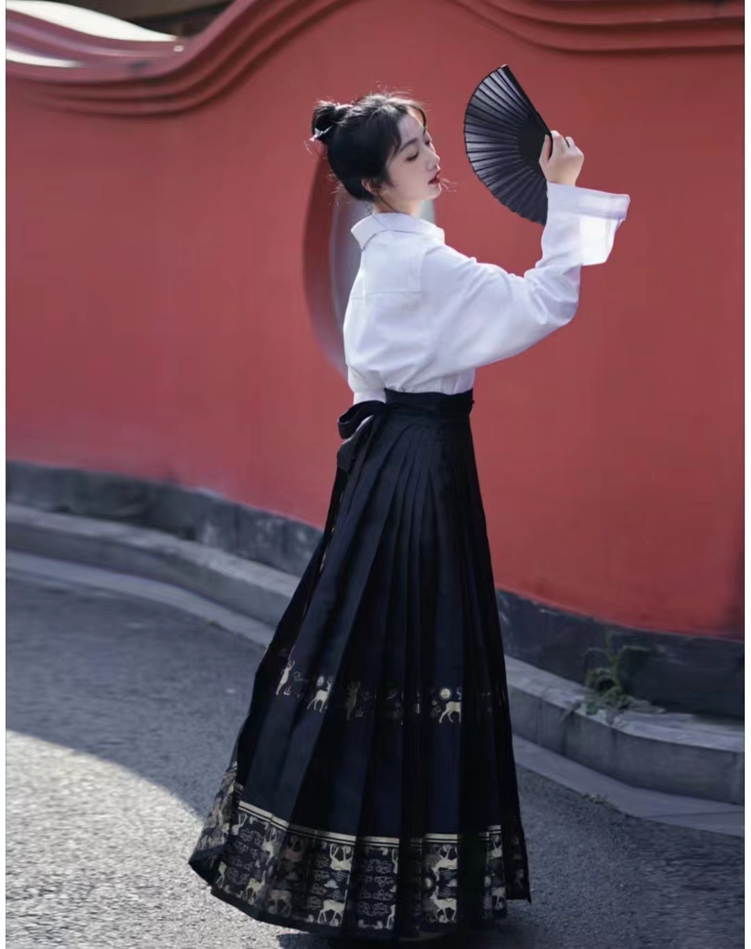 北大女生穿马面裙毕业典礼,北大女生马面裙