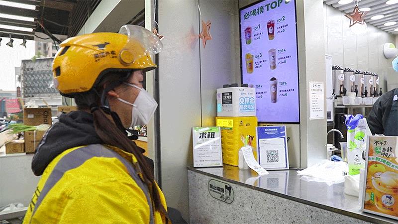 超“实在”的血糯米奶茶，10000杯免费请全成都骑手喝