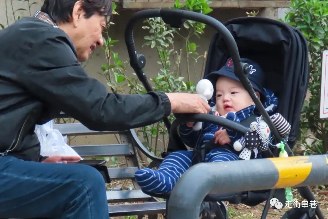 爷孙隔代亲的故事,爷孙隔代亲现象