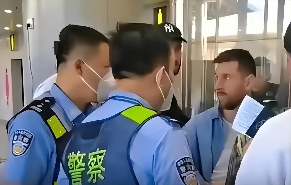 梅西被曝抵达巴黎,梅西被警察抓视频