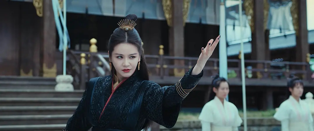 一个斜眼，一个满脸痘痘，这颜值王晶你也吹的下去？