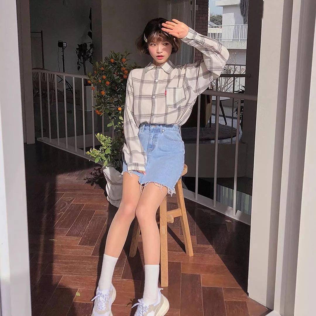 衬衫+半裙，这样穿显瘦显女人气息，上学工作约会一套解决了
