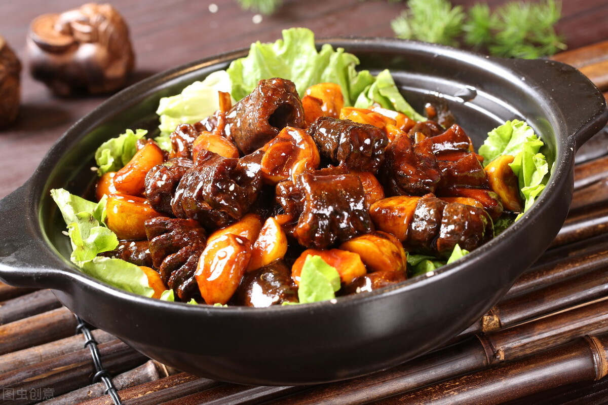 土池养黄鳝一亩需要多少种苗,水泥池塘养殖黄鳝