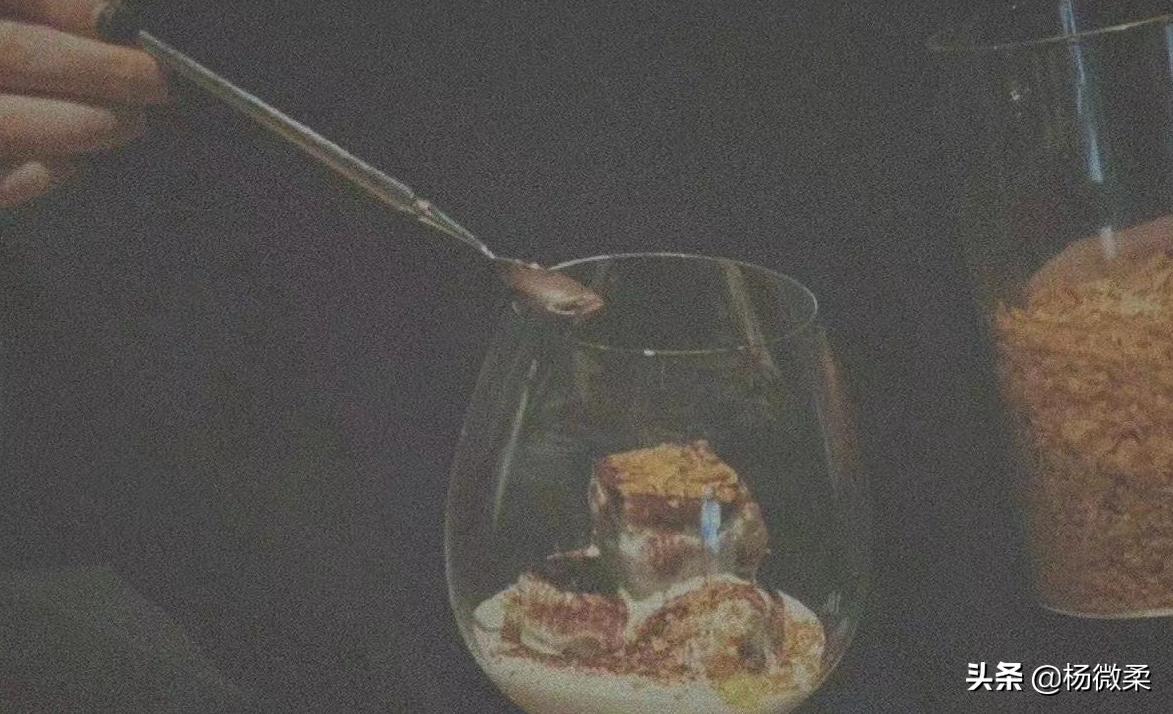 当代女孩子的消费观 (18岁女生应该有怎样的消费观)