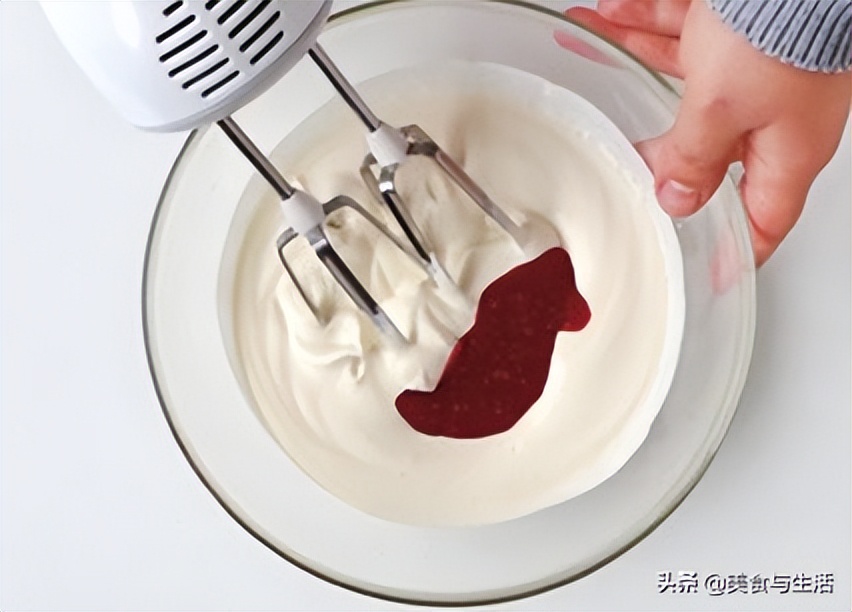 只用平底锅就可以做的简单小甜品,自制冰冰凉凉的小甜点