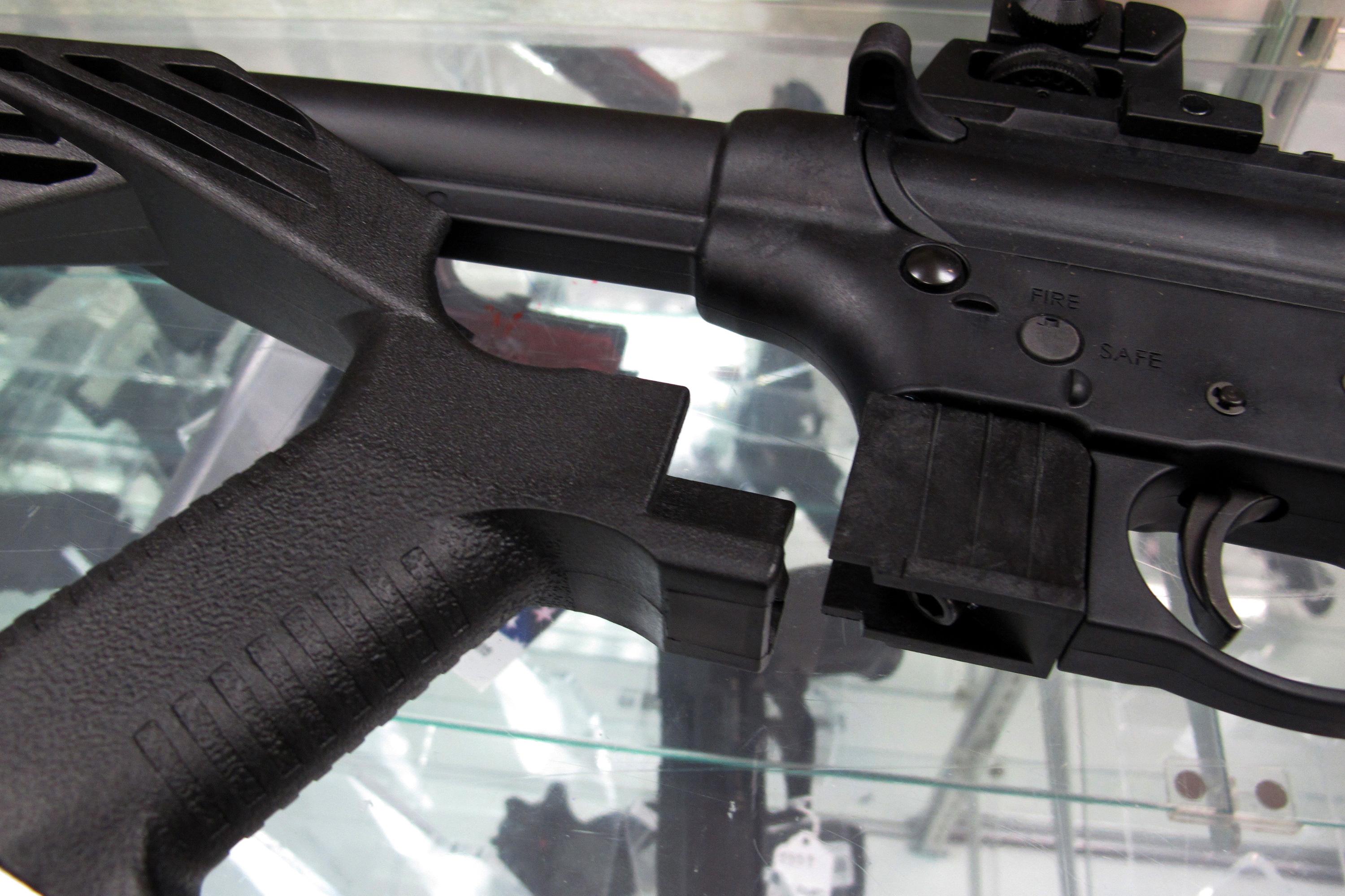 拉斯维加斯枪击案用的武器,拉斯维加斯枪击案的枪