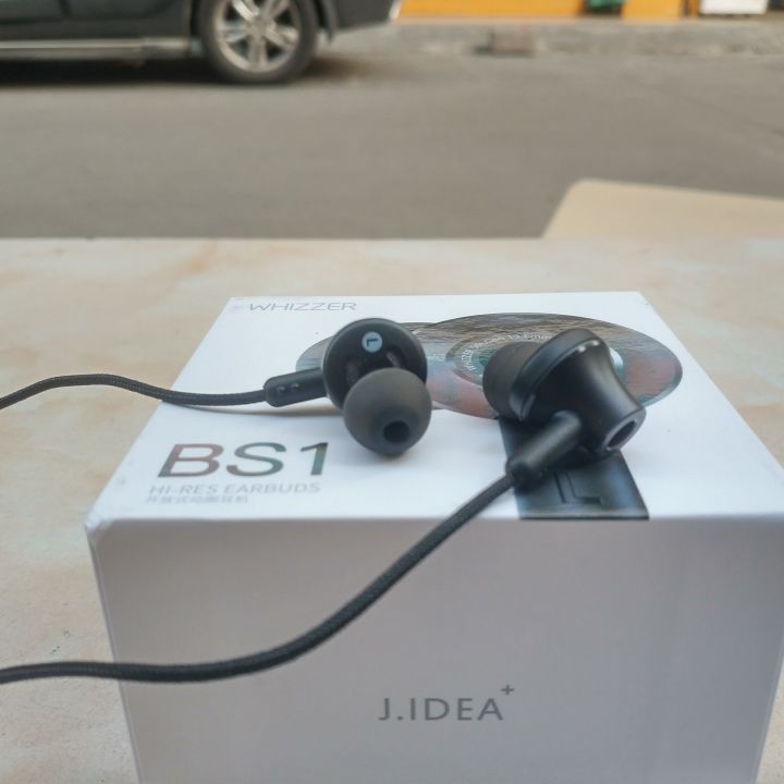 威泽首款入耳式耳机,威泽头戴式耳机测评