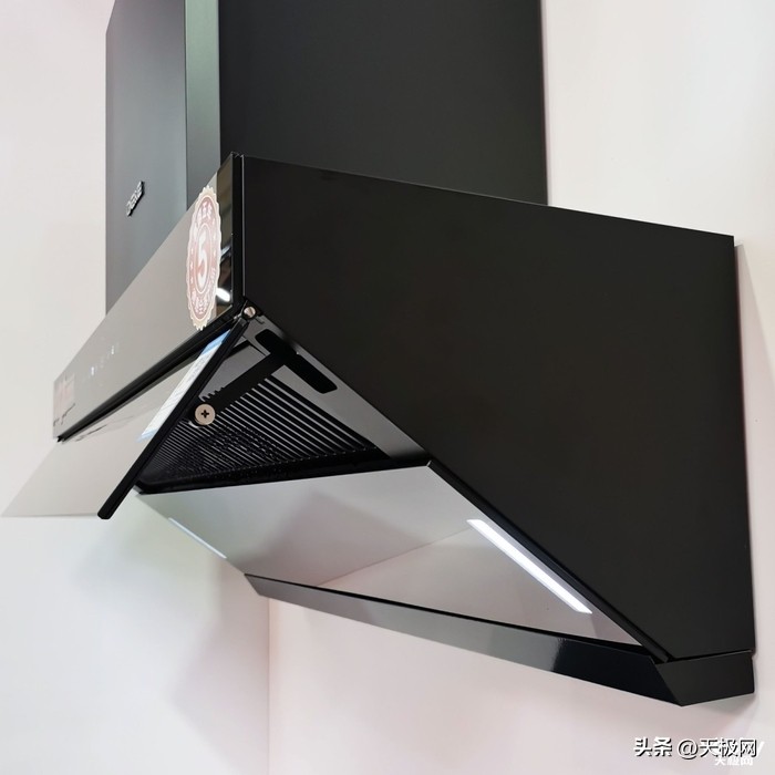 油烟机打开吸力大,油烟机开最大风力会抖动