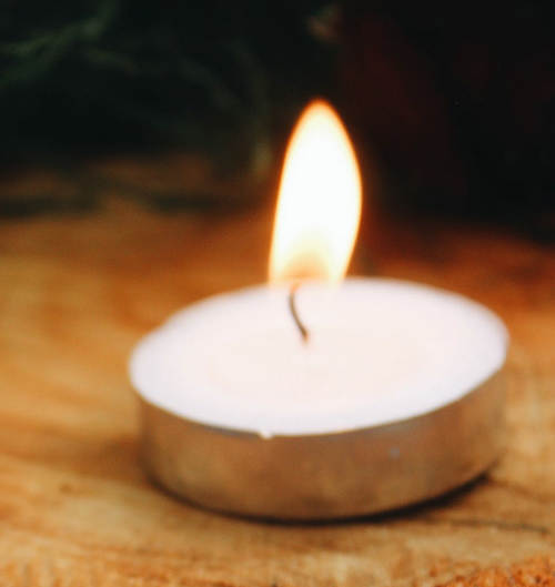 因为蜡烛引发的火灾,蜡烛引发火灾