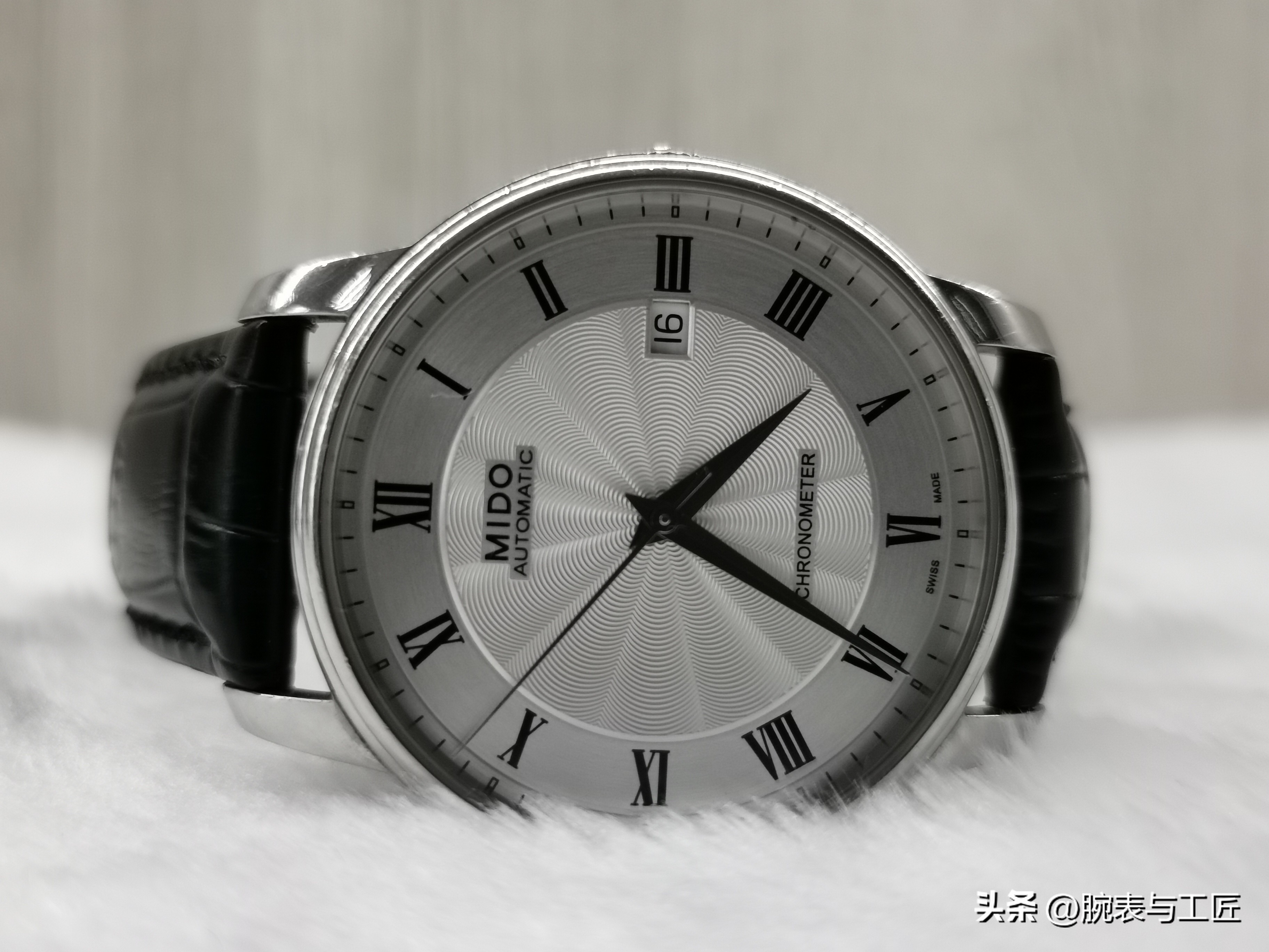 实表鉴赏丨颜值即正义，9000入手的正装“小名匠”，到底值不值？