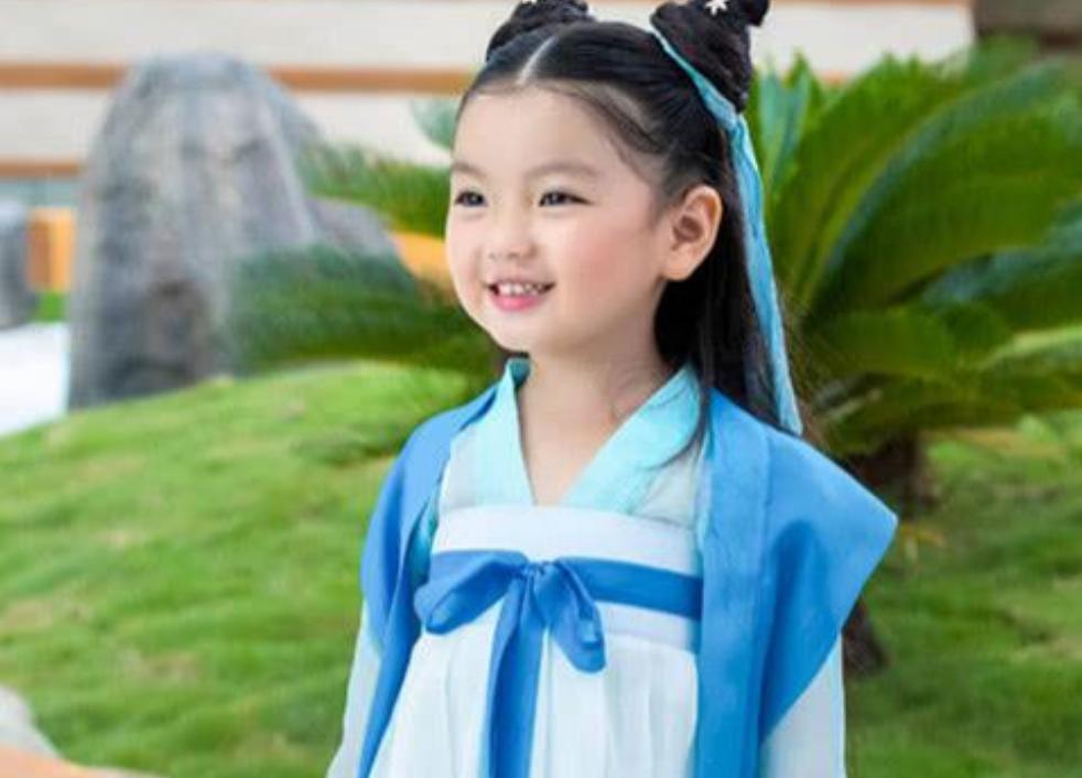 阿拉蕾长大后的样子9岁,阿拉蕾可爱萌娃