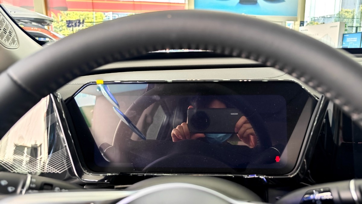 哈弗枭龙max空间宽敞智能配置丰富,哈弗枭龙max4驱