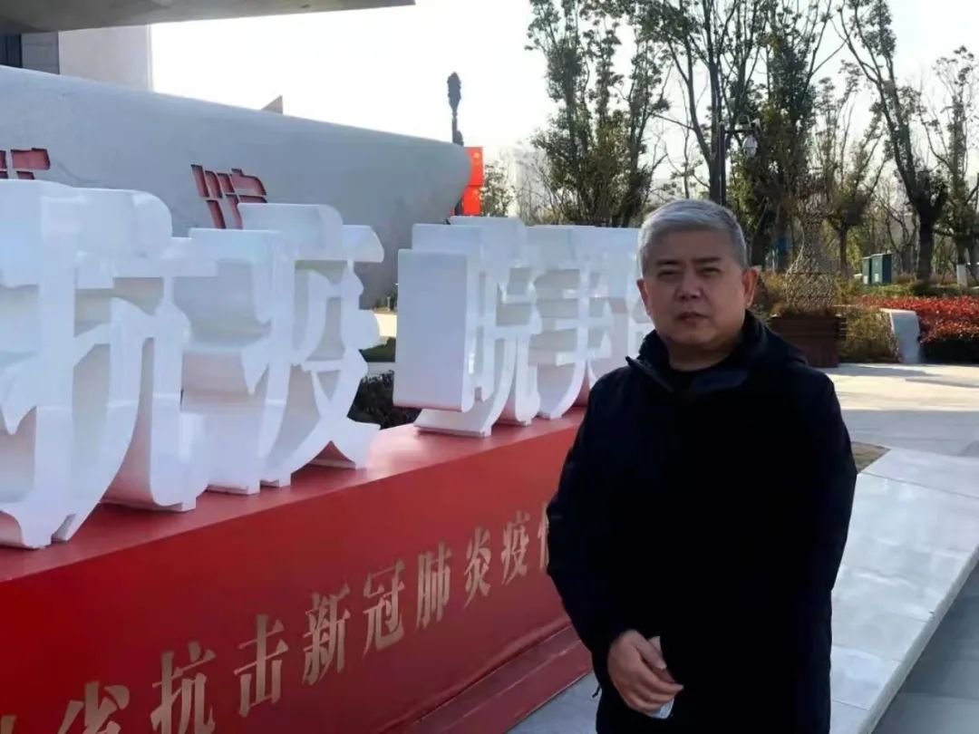 秋染天鹅湖，尽赏秋之裳