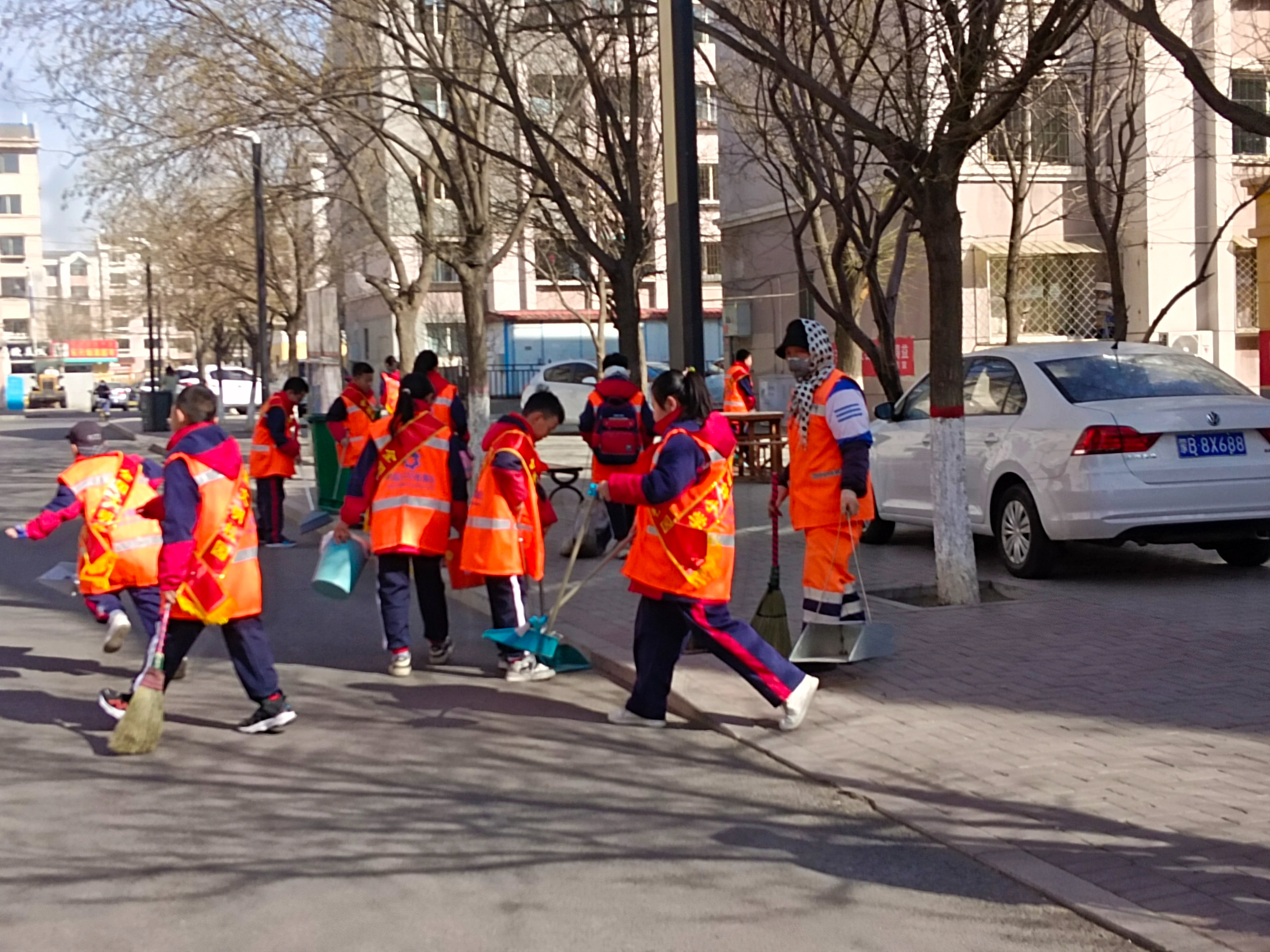 弘扬雷锋精神——包头市包钢实验二小举行学雷锋系列主题活动
