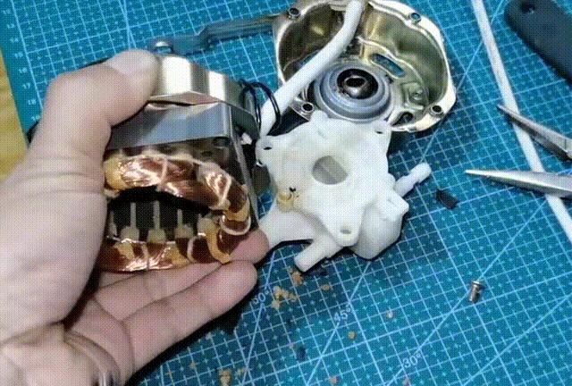 美的电风扇转速慢是什么原因,电风扇用几年了转速慢咋回事