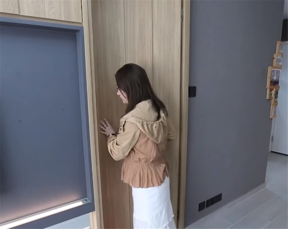 香港一对年轻情侣买房,香港90后夫妻买下35平米小家