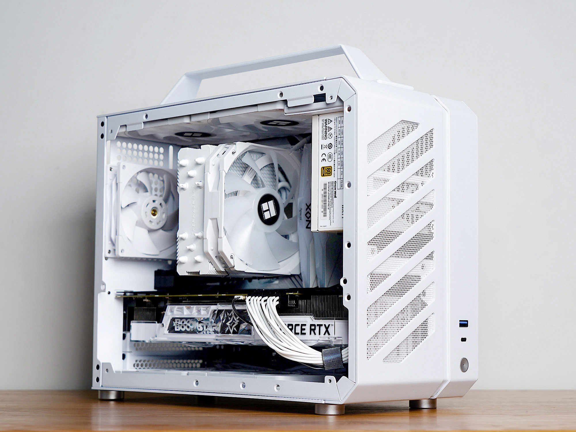 又小又白,12代3060tiitx主机推荐