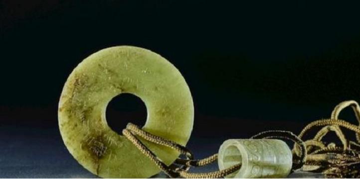 浙江老农翻建老宅竟再挖出天价宝,浙江老农翻新房子