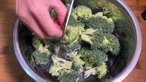 西兰花凉菜100款图片,无需过油的凉拌西兰花