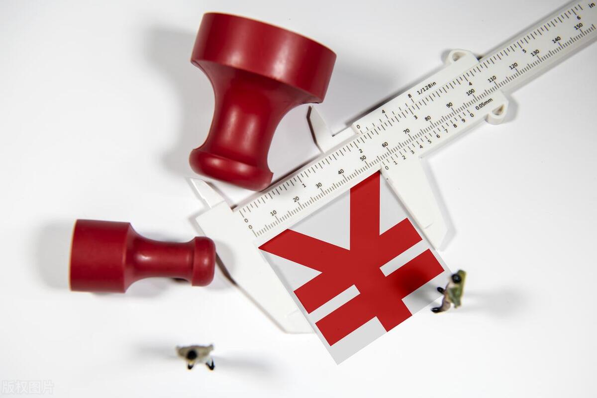 以借为名不还公款是否构成贪污罪,与贪污犯共谋贪污构成什么罪