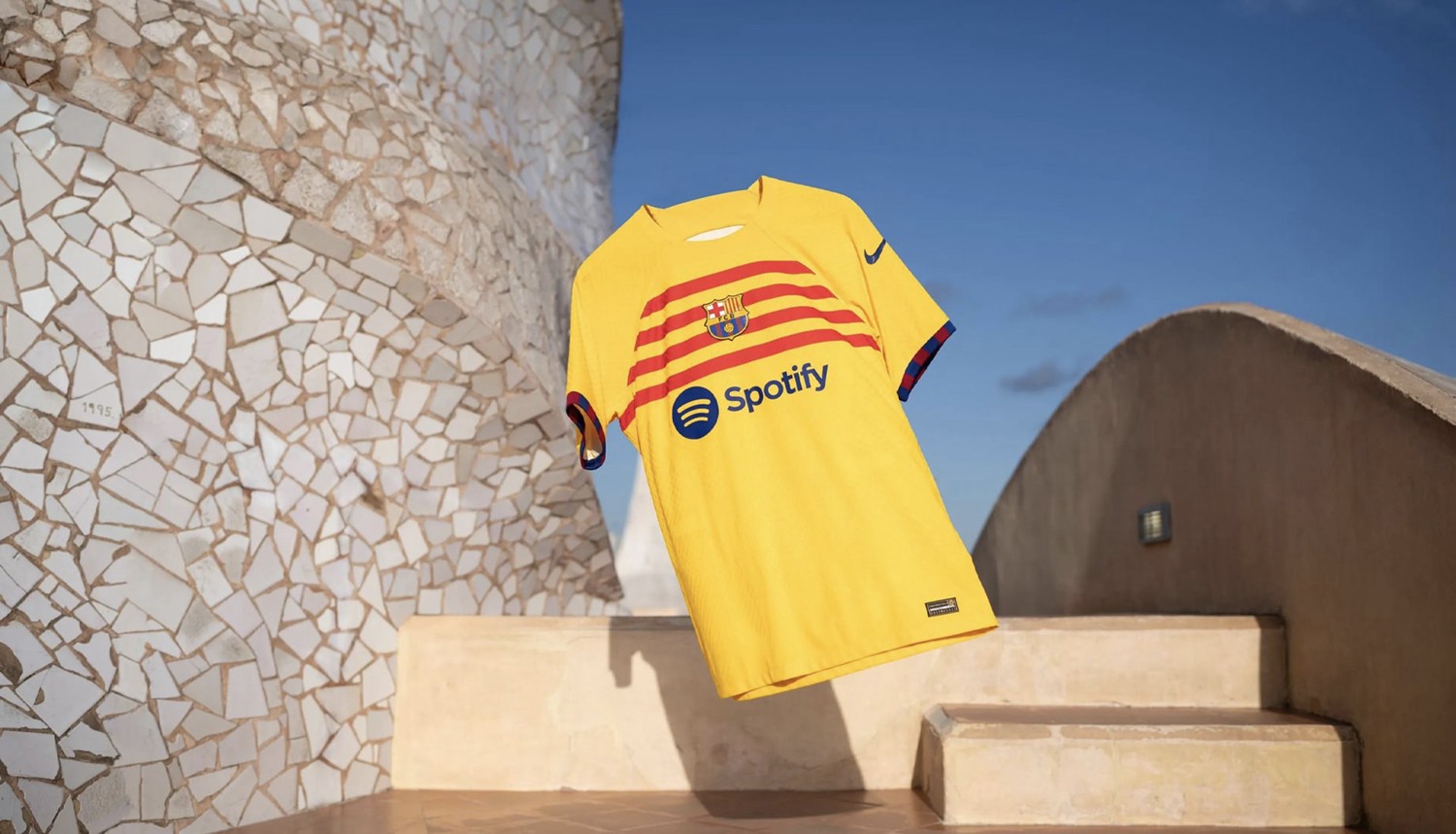 巴塞罗那2023-2024赛季球衣,巴塞罗那18-19赛季球衣