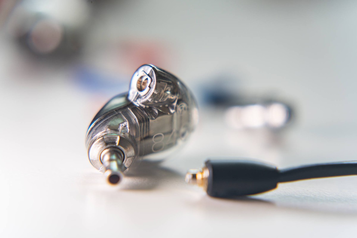 舒尔se846哪款耳机要好一点,舒尔se846真无线蓝牙耳机