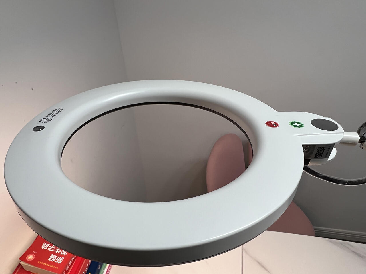 nir红光能用于照射眼睛么,nir红光护眼台灯靠谱吗