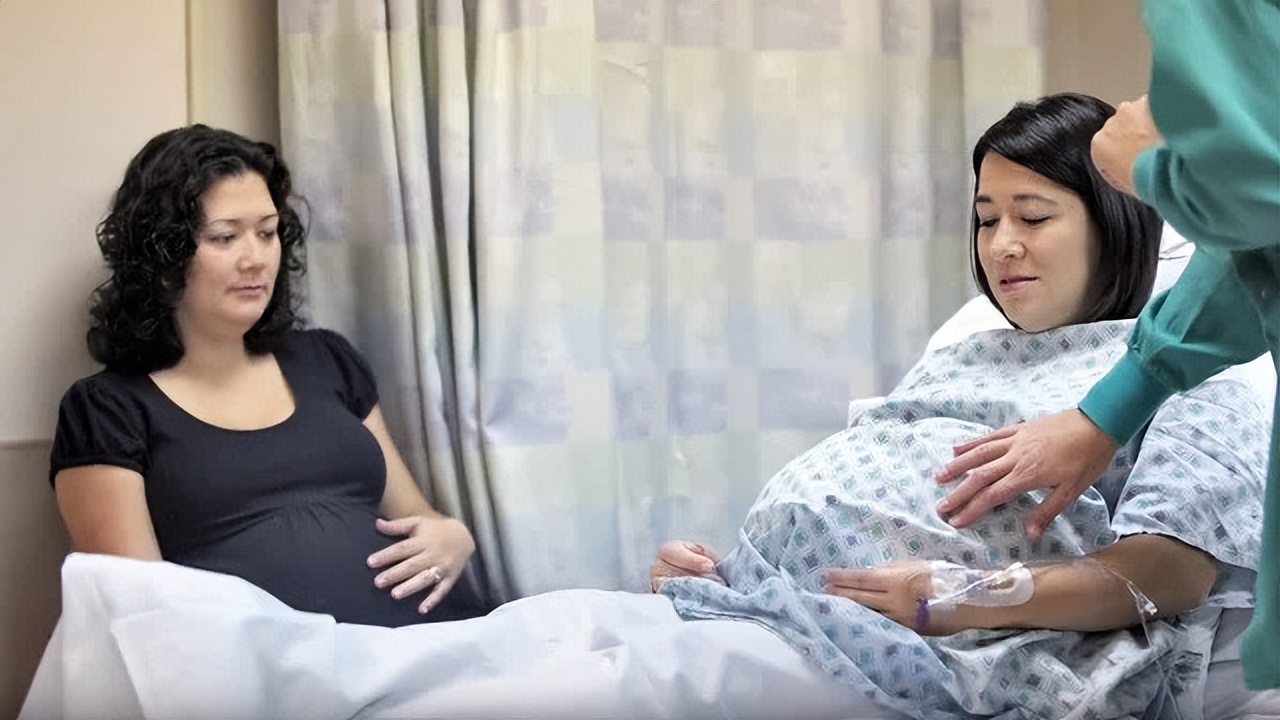 美国一夫妻诞下双胞胎,美国姐妹俩生下双胞胎