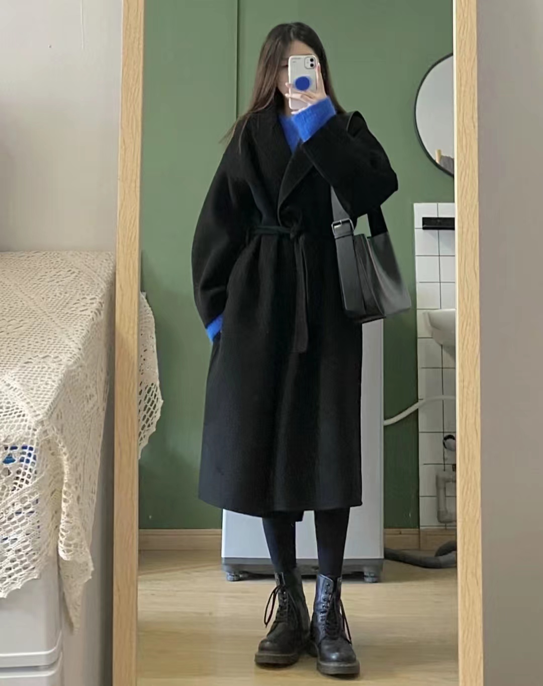 黑色搭配什么颜色很高级,黑色搭配什么颜色会显得比较高级