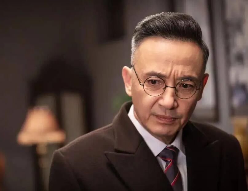 老戏骨们刚出道时多好看?唐国强英气逼人洪剑涛不演贾宝玉可惜了