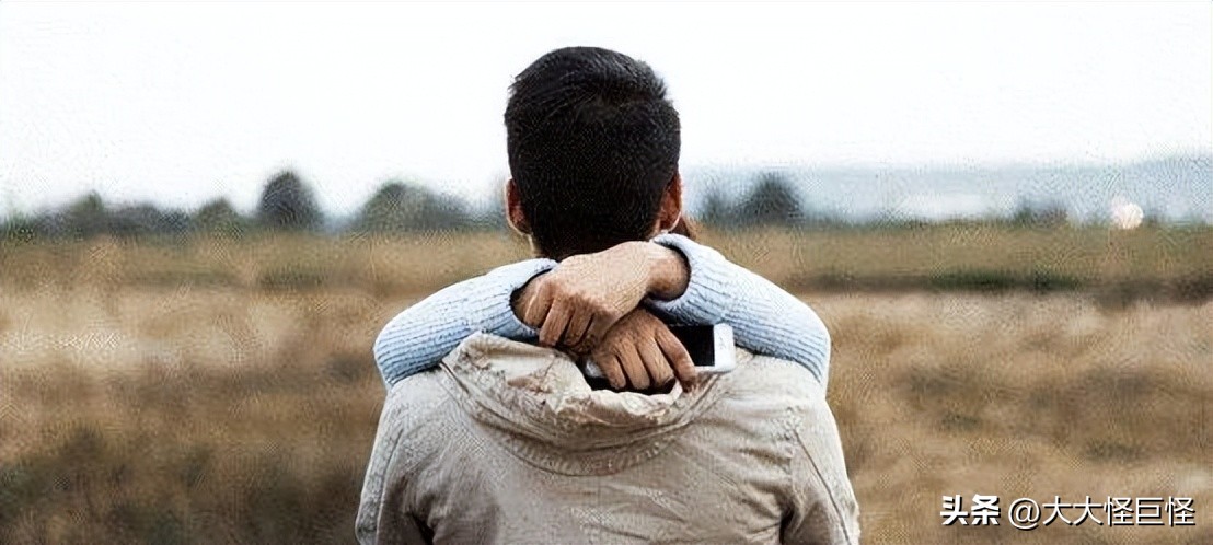 13岁女孩被班主任性侵后，因一本侦探小说，找到“自救”之路