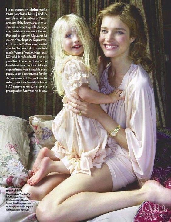 天降壕姐！LV太子妃通过测DNA找到失散多年亲妹，带她巴黎豪华游