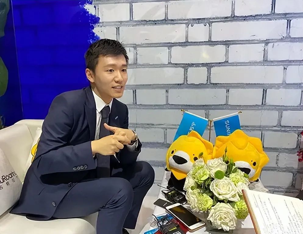 曾追过章泽天，如今被“全球*债追**”，苏宁太子张康阳或将出售球队