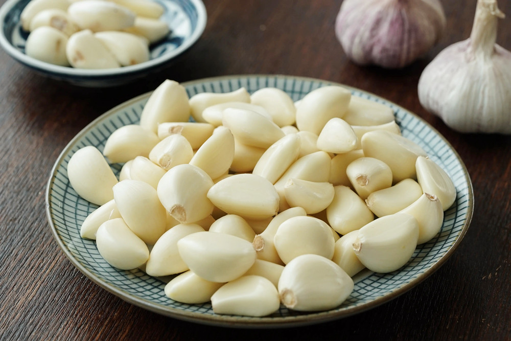 才知道剥大蒜原来这么简单,大蒜怎么脱皮最快最干净