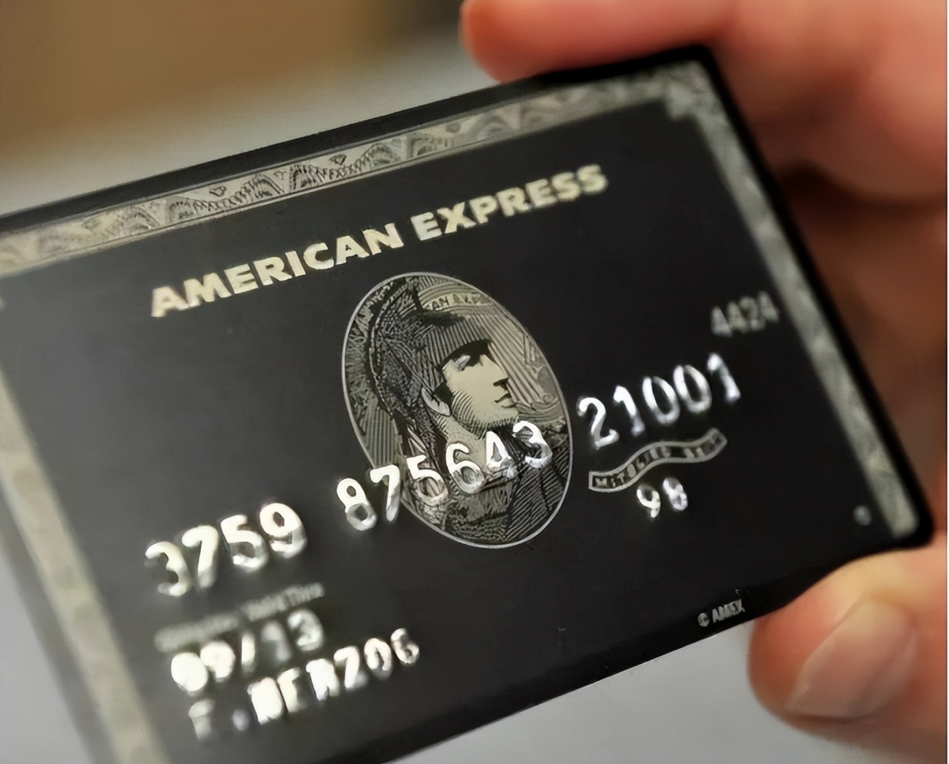 银行存多少可以有黑卡,银行要存多久才能有黑卡