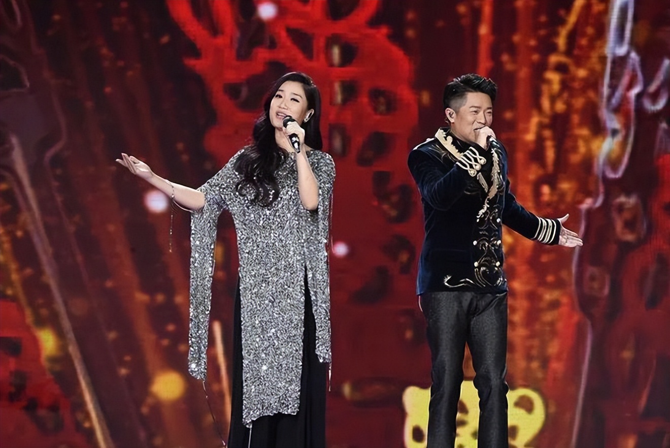 凤凰传奇被说土的节目,凤凰传奇被网红说土