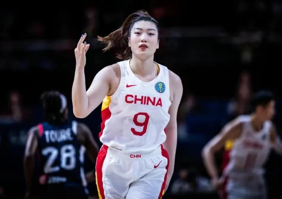 女子运动员王霜,王霜进入国家体育队