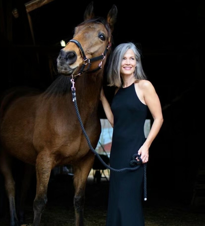 45岁女性头发比较少适合什么发型,30岁白发多不想染适合什么发型