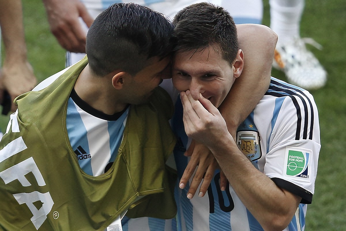 曼城阿奎罗绝杀夺冠瞬间,蓝月传奇1