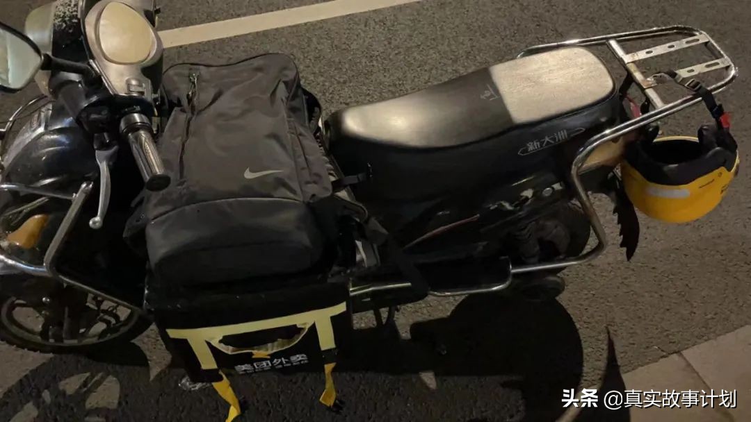 封控27天，注册成骑手，在静悄悄的上海街头游荡