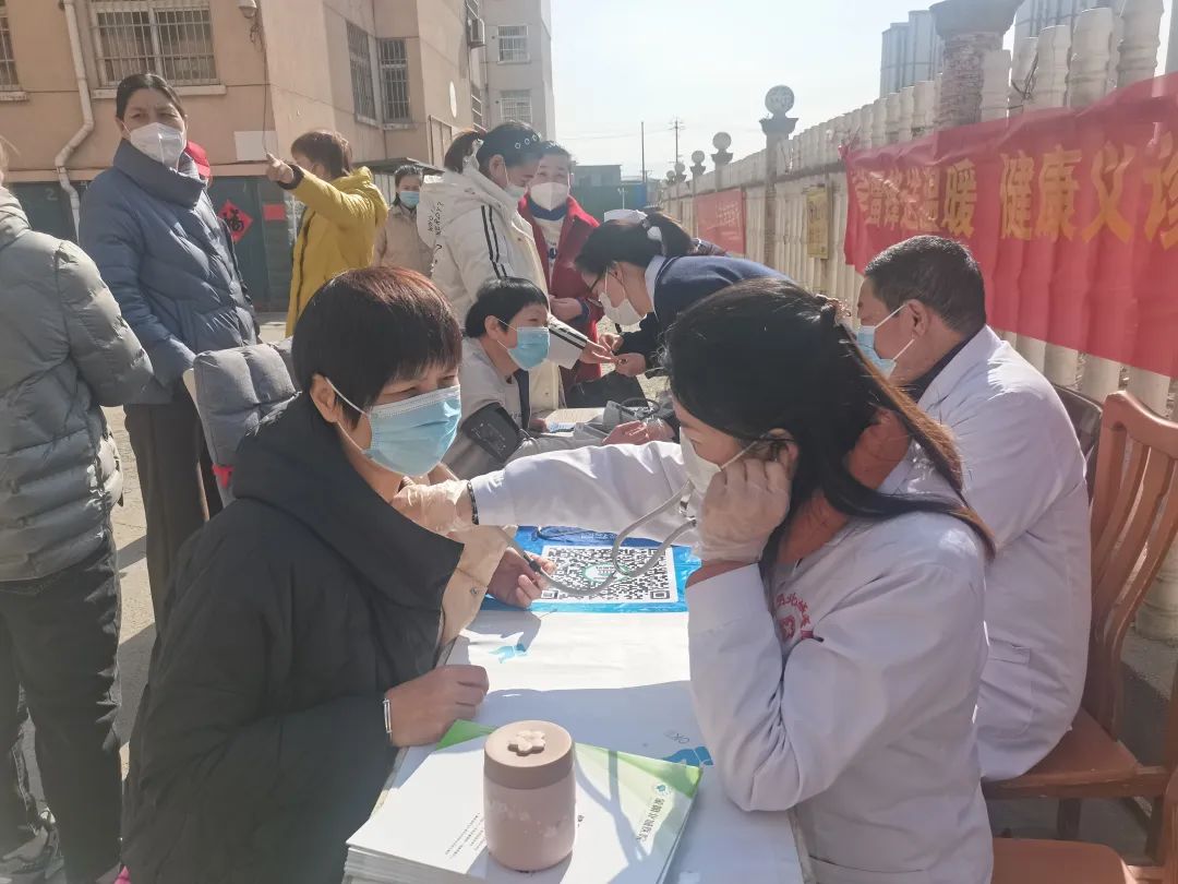 蒙阴街道新华社区:弘扬雷锋精神,服务居民群众