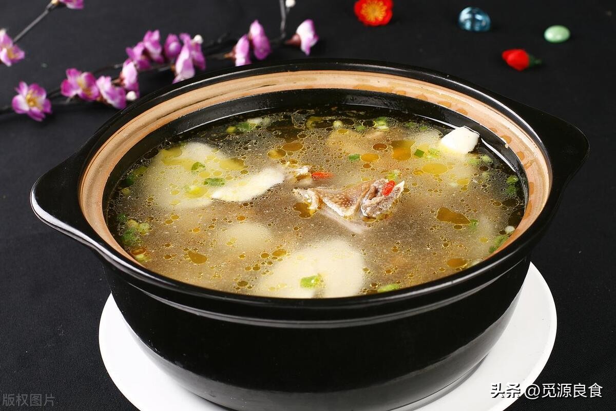 炖鸡汤时下锅多1个步骤鸡汤鲜香,炖鸡汤怎么炖不腥又好喝