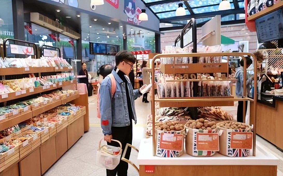 良品铺子大战零食三巨头,良品铺子的高端零食战略弊端