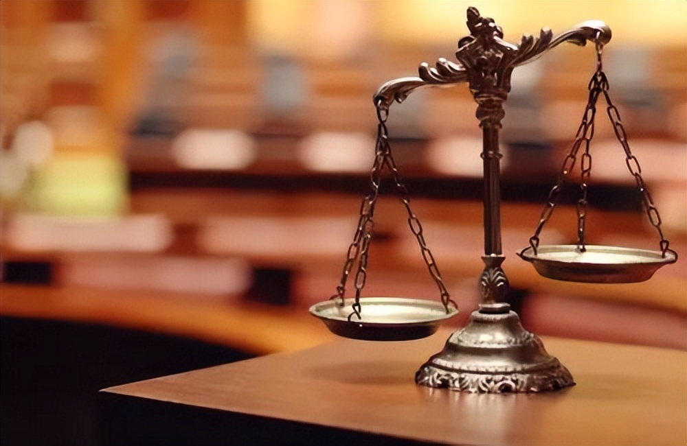 以“天价QQ号码被盗案”为例，分析司法上对通信自由罪的认定