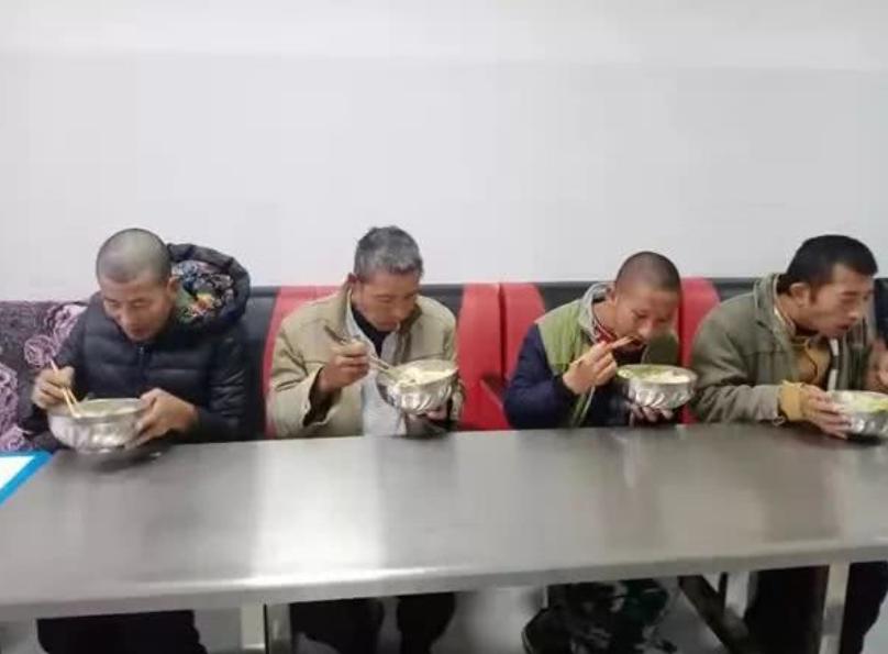 砖厂失踪2名员工找到没有,云南砖厂工人获救文山救助站电话